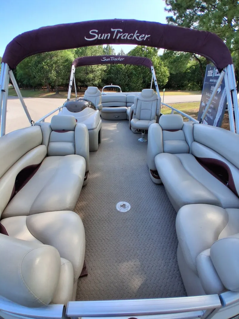 Slide: The Image of Sun Tracker Party Barge 25XP3 2009 - 7