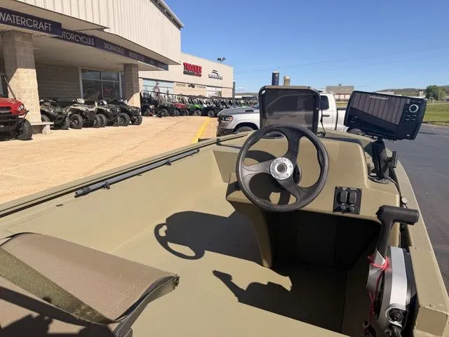 Slide: The Image of Tracker Grizzly 1648 SC 2022 - 13