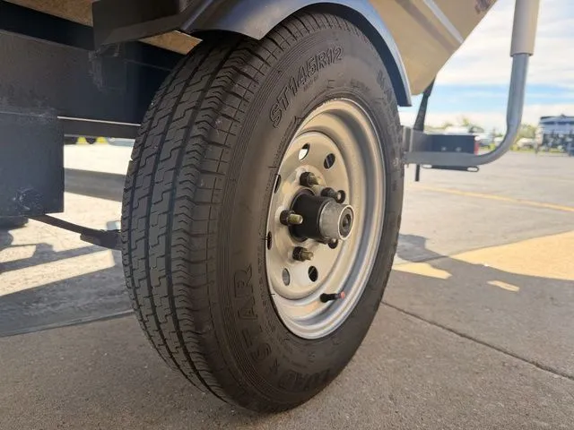 Slide: The Image of Tracker Grizzly 1648 SC 2022 - 8