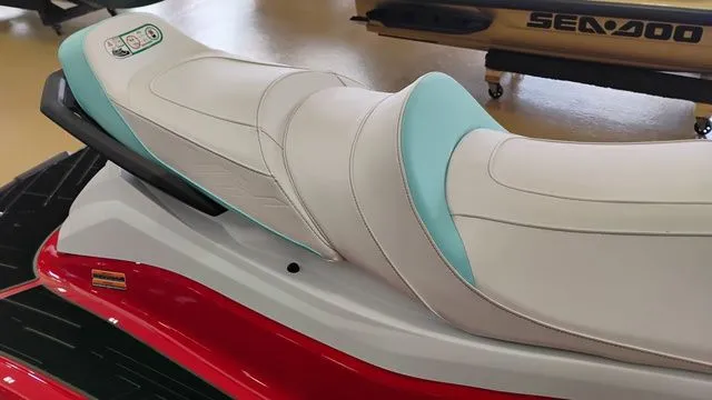 Slide: The Image of Yamaha VX LTD 2025 - 11