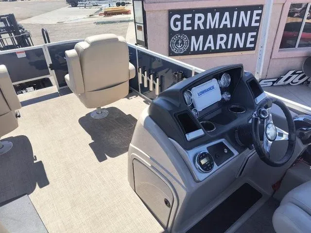 Slide: The Image of Ranger Reata 220F Pontoon 2017 - 19