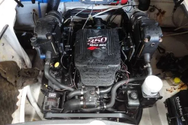 Slide: The Image of Engine compartment of a 2007 Sea Ray 260 Sundeck with MerCruiser 350 MAG MPI engine. - 18