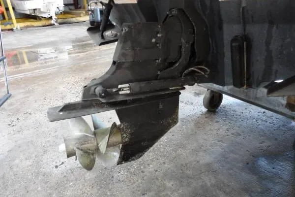 Slide: The Image of Propeller and stern drive of a 2007 Sea Ray 260 Sundeck boat. - 19