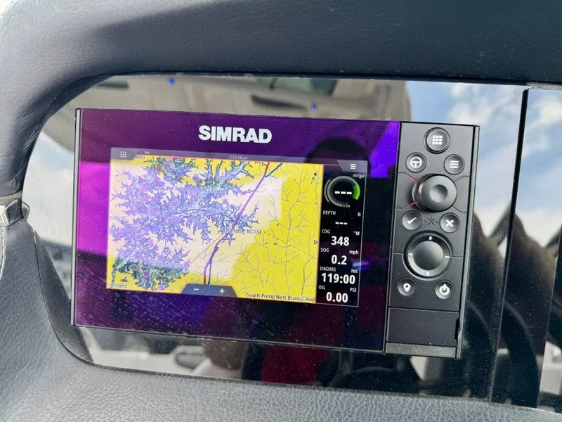 Slide: The Image of Simrad navigation system on Chaparral 30 Surf 2021 boat. - 13