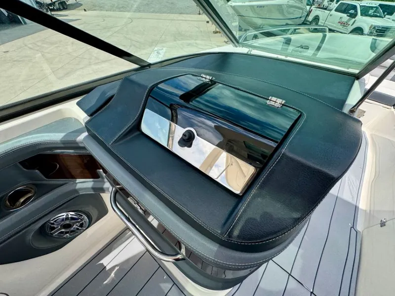 Slide: The Image of Interior view of Chaparral 30 Surf 2021 boat cockpit. - 28