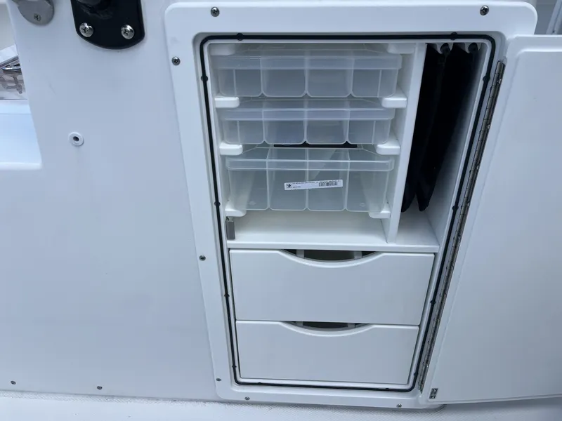 Slide: The Image of Sea Hunt Gamefish 27 Coffin Box 2026 - 26