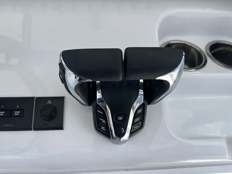 Slide: The Image of Sea Hunt Gamefish 27 Coffin Box 2026 - 15