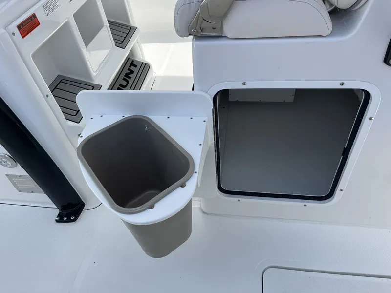 Slide: The Image of Sea Hunt Gamefish 27 Coffin Box 2026 - 32