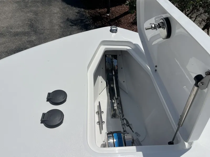 Slide: The Image of Sea Hunt Gamefish 27 Coffin Box 2026 - 23
