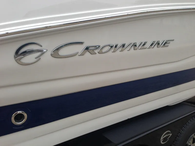 Slide: The Image of Crownline 285 SS boat, 2016 model, side view. - 40