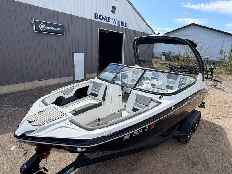 The Image of 2020 Yamaha 212S Jet Boat outside Boat World building. - 1