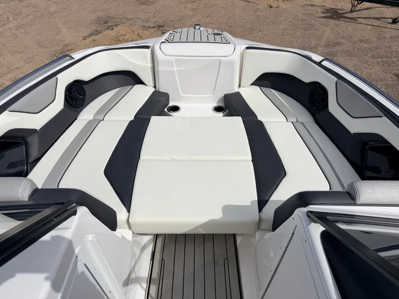 Slide: The Image of Interior of 2020 Yamaha 212S Jet Boat with luxurious seating. - 20