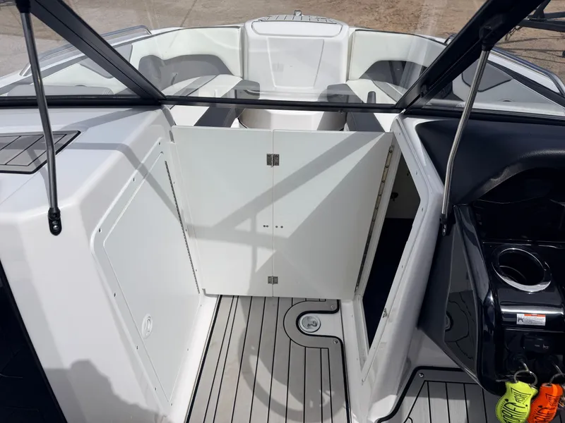 Slide: The Image of Interior of a 2020 Yamaha 212S Jet Boat. - 24