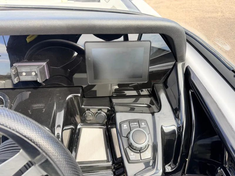 Slide: The Image of Yamaha 212S Jet Boat 2020 dashboard with controls and display. - 29