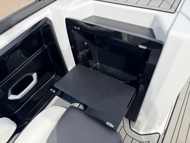 Slide: The Image of 2020 Yamaha 212S Jet Boat with storage and fold-out table. - 39