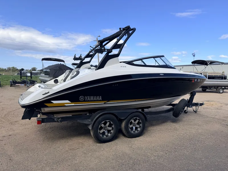 Slide: The Image of 2020 Yamaha 212S Jet Boat, Twin High Output 320HP, on trailer. - 41