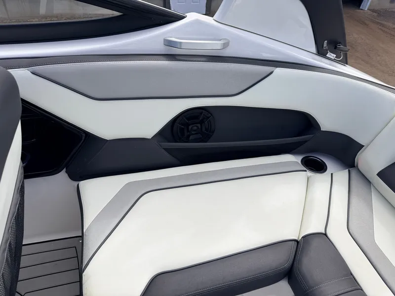 Slide: The Image of Interior of 2020 Yamaha 212S Jet Boat with stylish seating. - 44