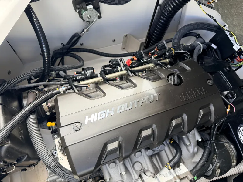 Slide: The Image of Yamaha 212S Jet Boat engine, High Output, 2020 model. - 48