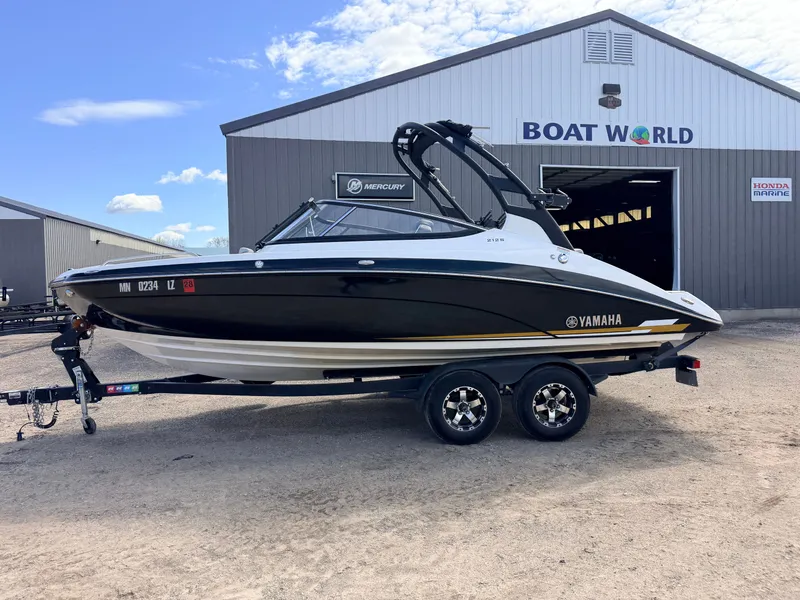 Slide: The Image of Yamaha 212S Jet Boat Twin High Output 320HP -$39,995 2020 - 61