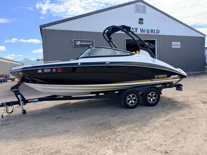 Slide: The Image of Yamaha 212S Jet Boat Twin High Output 320HP -$39,995 2020 - 70