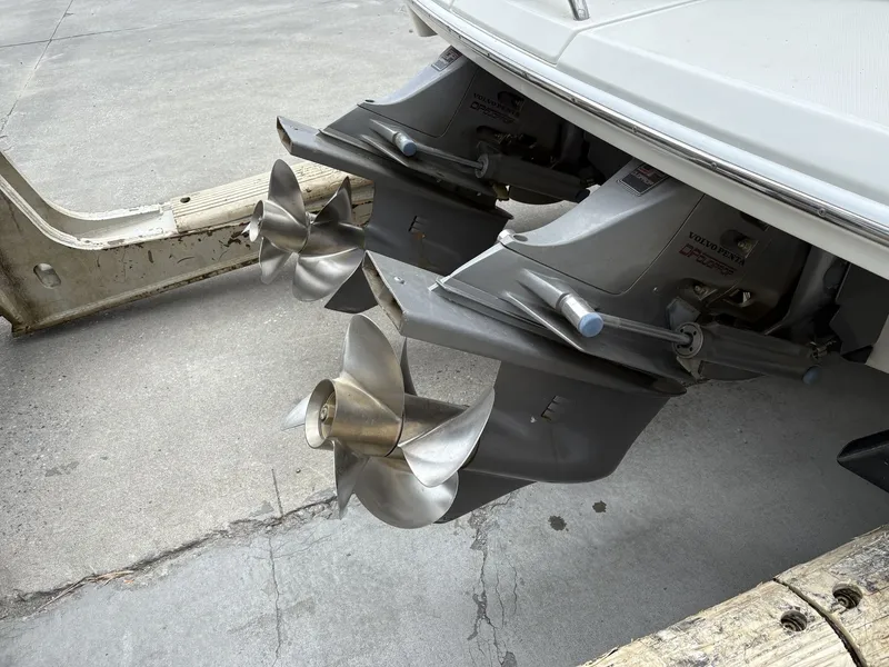 Slide: The Image of Dual propellers of a 2004 Formula 280 Bow Rider boat. - 6