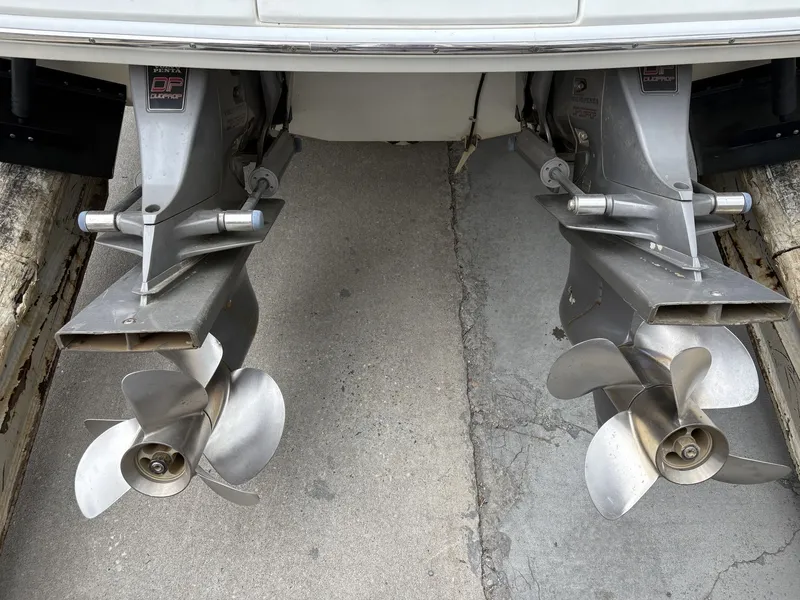 Slide: The Image of Dual propellers of a 2004 Formula 280 Bow Rider boat. - 7