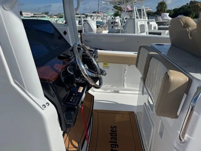 Slide: The Image of Everglades 285 Center Console 2026 - 68