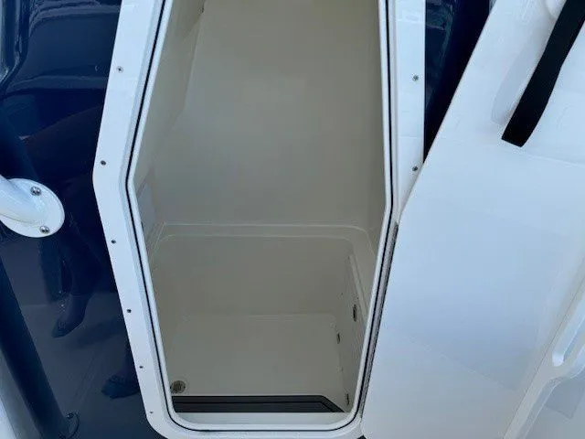Slide: The Image of Interior of 2025 Pathfinder 2400 Open with open door. - 32