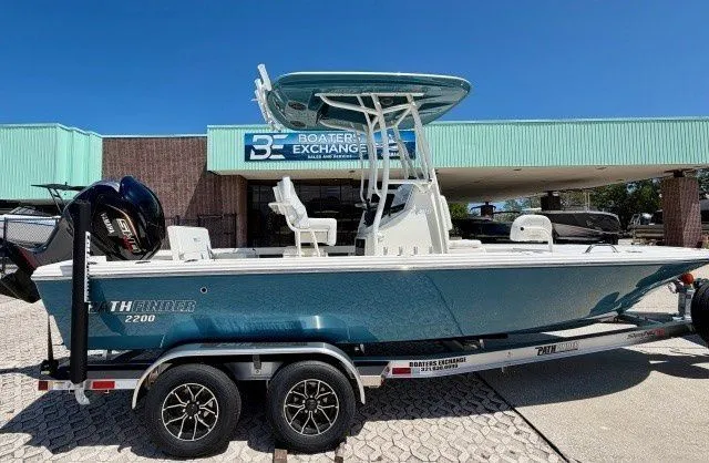Slide: The Image of 2026 Pathfinder 2200 TRS boat at Boater's Exchange. - 10
