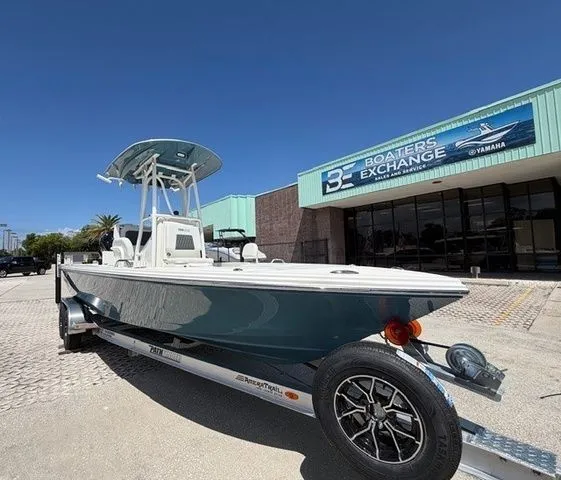 Slide: The Image of 2026 Pathfinder 2200 TRS boat at Boaters Exchange. - 44