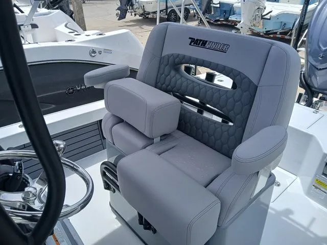 Slide: The Image of Pathfinder 2500 Hybrid 2026 - 15