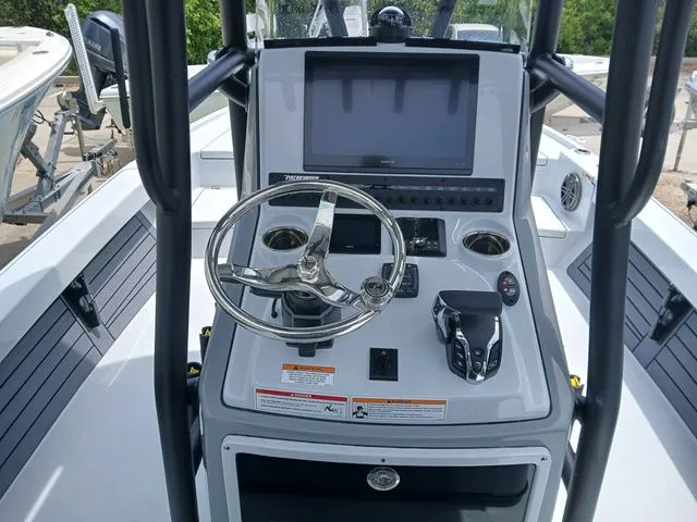 Slide: The Image of Pathfinder 2500 Hybrid 2026 - 16