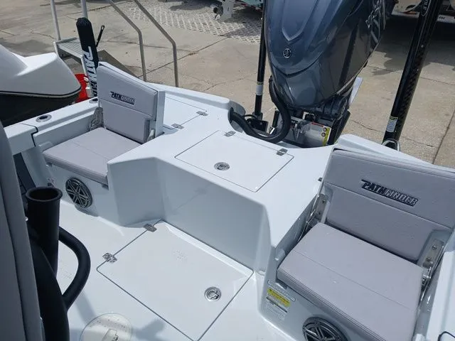 Slide: The Image of Pathfinder 2500 Hybrid 2026 - 6
