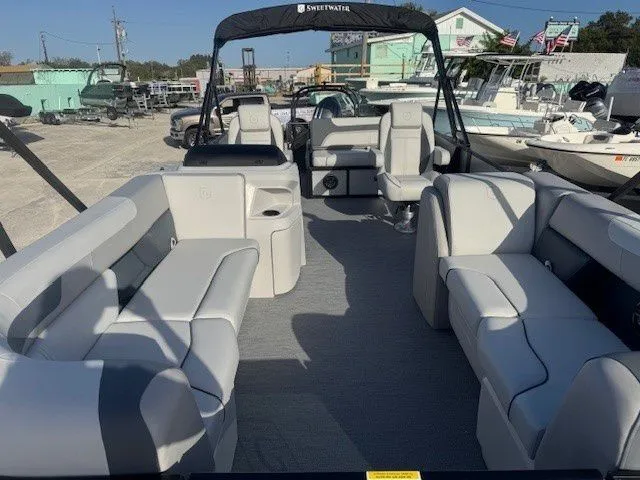 Slide: The Image of Interior view of Sweetwater 2286SFLC pontoon boat, model year 2026. - 49