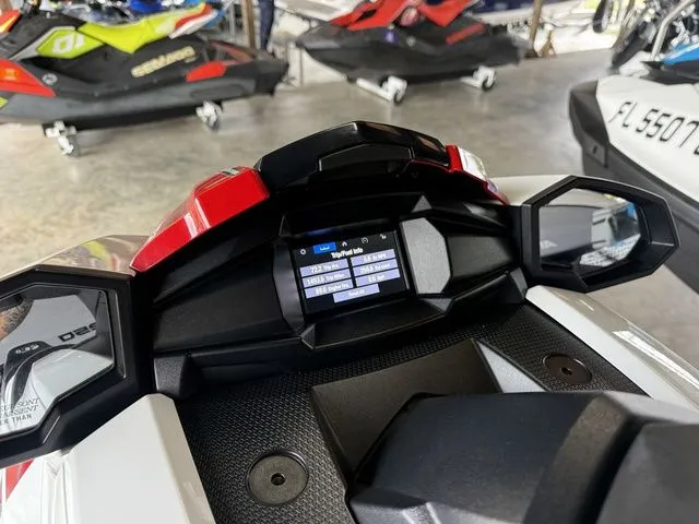Slide: The Image of 2022 Yamaha WaveRunner VX Limited HO dashboard and display. - 13