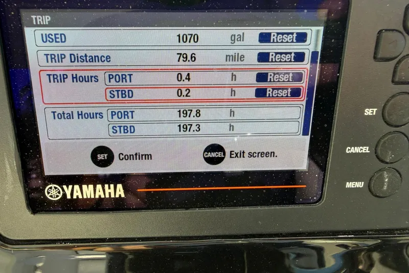 Slide: The Image of Yamaha display showing trip data for Pursuit DC 266 Dual Console, 2021 model. - 22