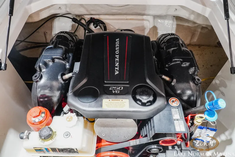 Slide: The Image of 2023 Chaparral 23 SSi boat engine, featuring a Volvo Penta 250 V6. - 20