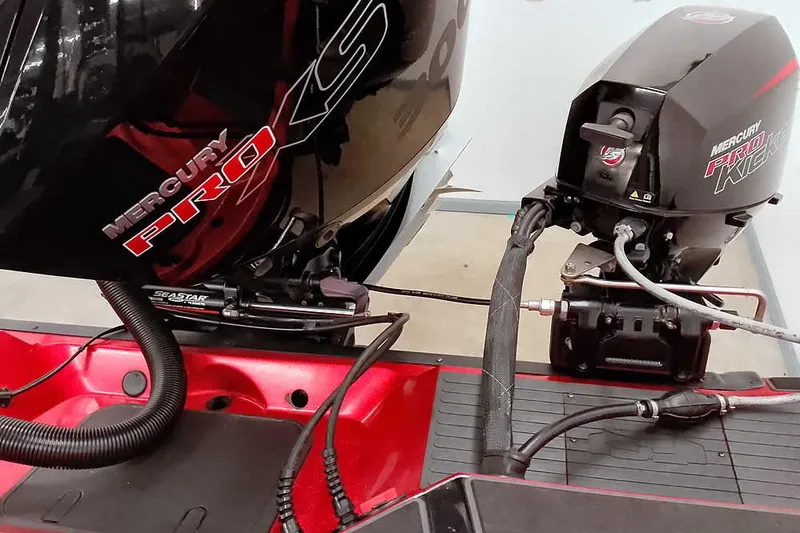 Slide: The Image of 2024 Ranger 621FS Fisherman boat with Mercury Pro XS and Pro Kicker engines. - 40
