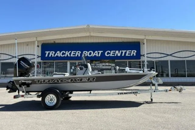 The Image of 2026 Tracker Bass Tracker Classic CC boat at Tracker Boat Center dealership. - 0