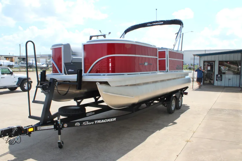 Slide: The Image of Sun Tracker Party Barge 20 DLX 2026 - 19