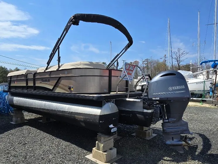 Slide: The Image of 2019 Godfrey Sweetwater 2386 Coastal Tritoon with Yamaha engine, for sale. - 6