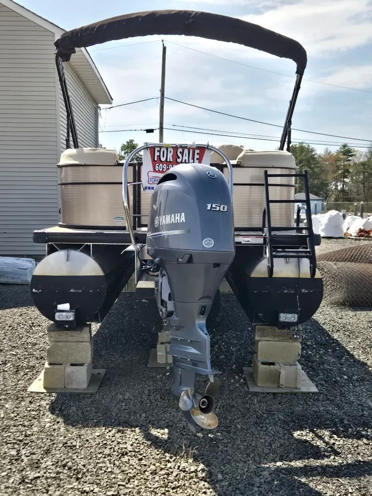 Slide: The Image of 2019 Godfrey Sweetwater 2386 Coastal tritoon with Yamaha engine, for sale. - 8