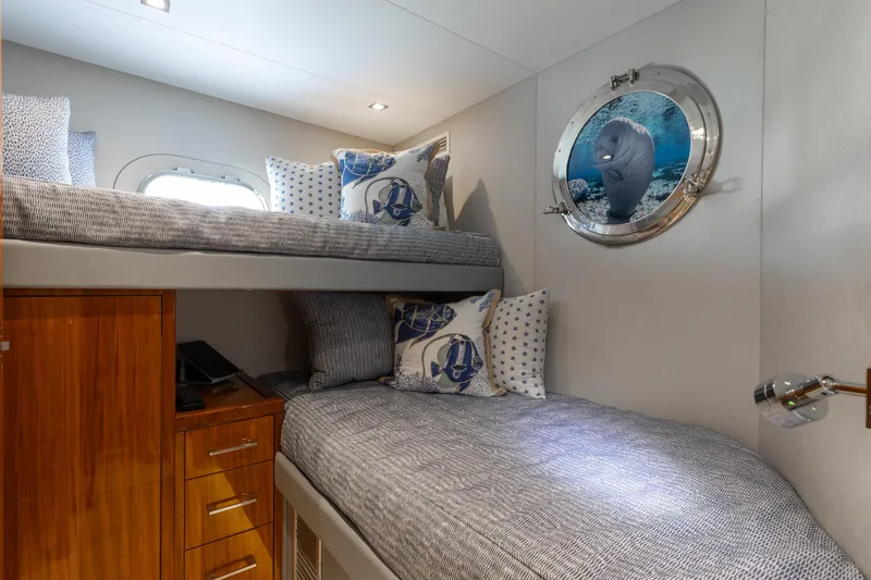 Slide: The Image of Hatteras 80 Motor Yacht 2014 - 56