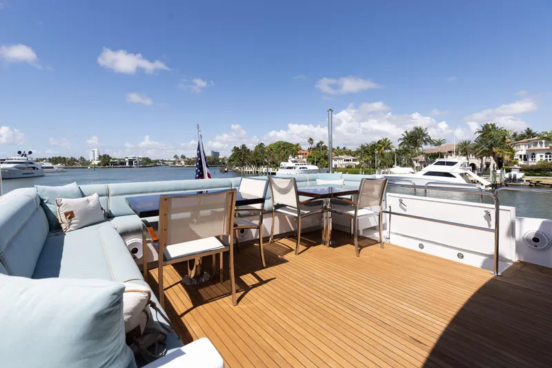 Slide: The Image of Hatteras 80 Motor Yacht 2014 - 59