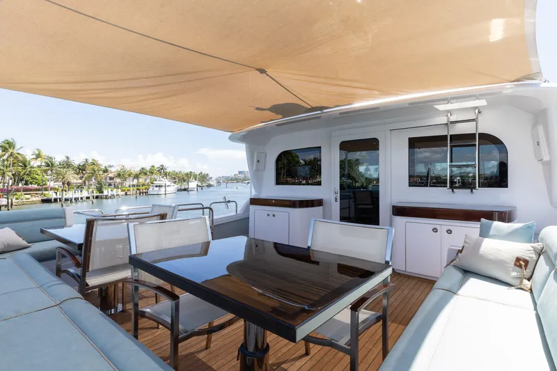 Slide: The Image of Hatteras 80 Motor Yacht 2014 - 61