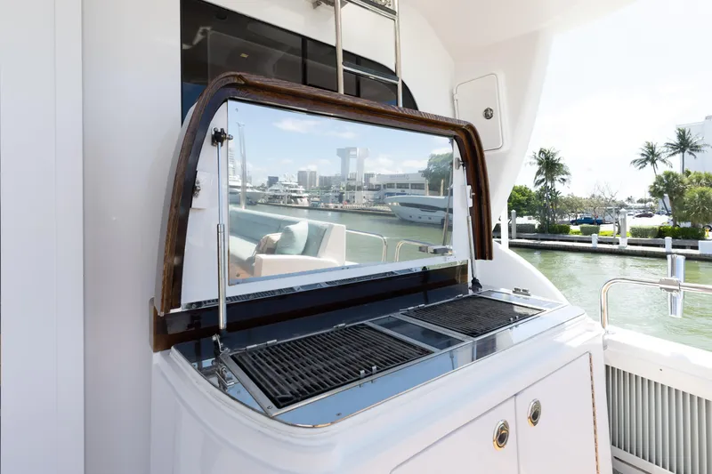 Slide: The Image of Hatteras 80 Motor Yacht 2014 - 63
