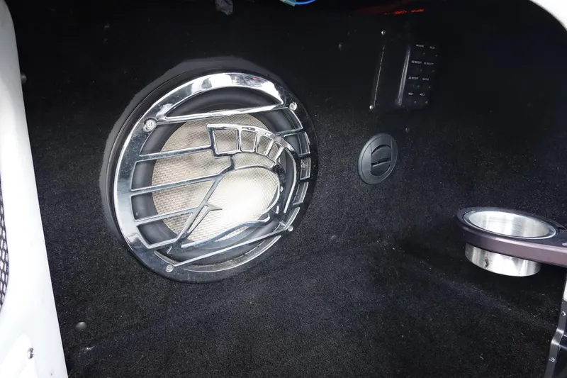 Slide: The Image of 2016 Centurion Enzo FS33 interior speaker with protective grille and cup holder. - 15