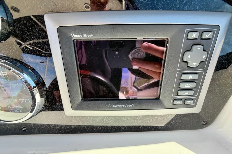Slide: The Image of SmartCraft VesselView display on 2008 Sea Ray 300 SLX boat dashboard. - 14