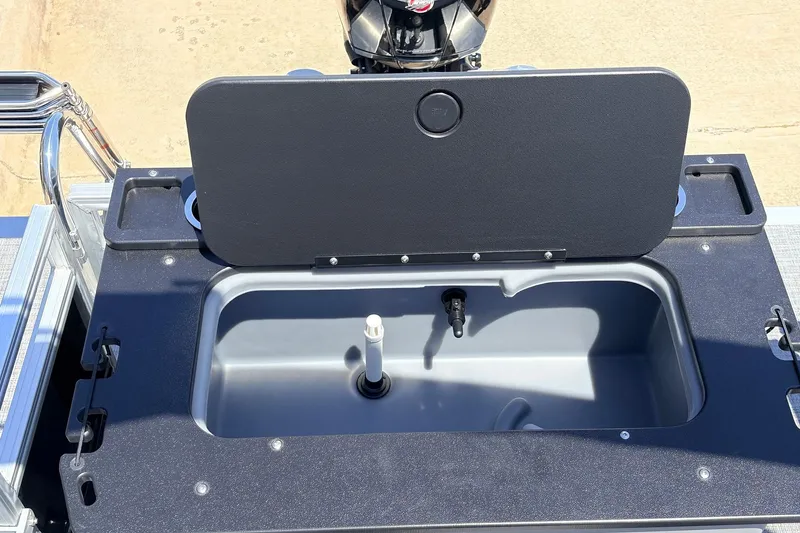 Slide: The Image of Livewell compartment on 2026 Sun Tracker SportFish 22 DLX pontoon boat. - 46