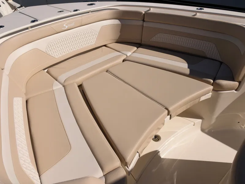 Slide: The Image of Scout 330 LXF 2027 - 40